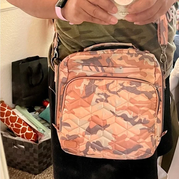 Lug Ranger Pink Camo purse - Picture 2 of 13